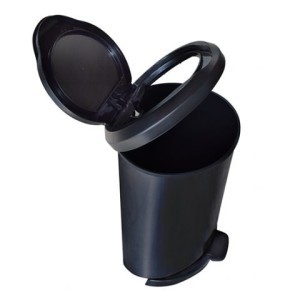 LIXEIRA C/PEDAL E BORDA 45LTS PRETA